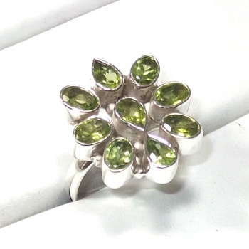 Classic Indian style silver green peridot ring